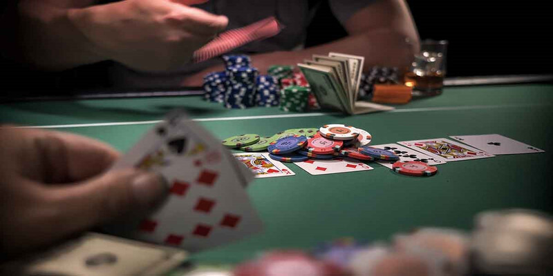Những thuật ngữ được sử dụng trong một ván bài Poker thông thường